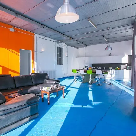 Sleeps 8 * Acquaseria
