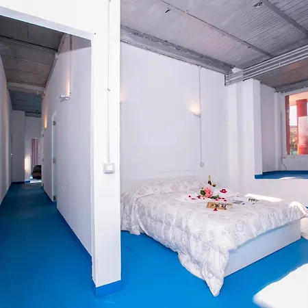 Sleeps 8 Apartment *